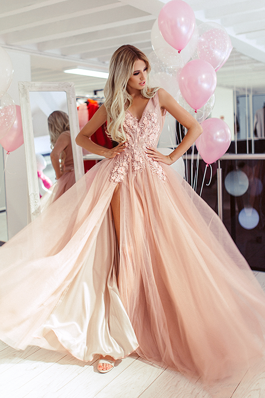 Elegant A-line Tulle V-neck Sleeveless Applique Prom Dress, FC3827